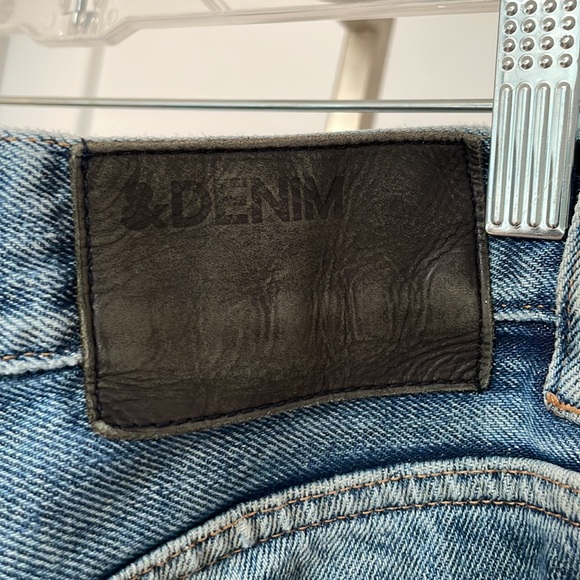 H&M denim Straight Leg Medium wash 36x32 - Picture 6 of 7